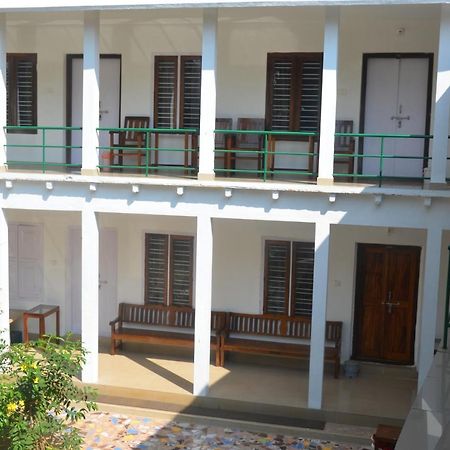 Arya Homestay Bougain Villa Гокарна Екстер'єр фото