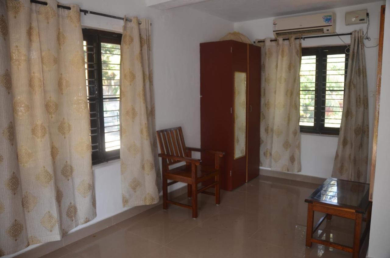 Arya Homestay Bougain Villa Гокарна Екстер'єр фото
