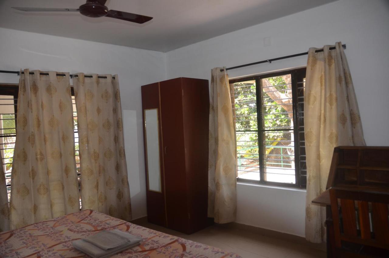 Arya Homestay Bougain Villa Гокарна Екстер'єр фото