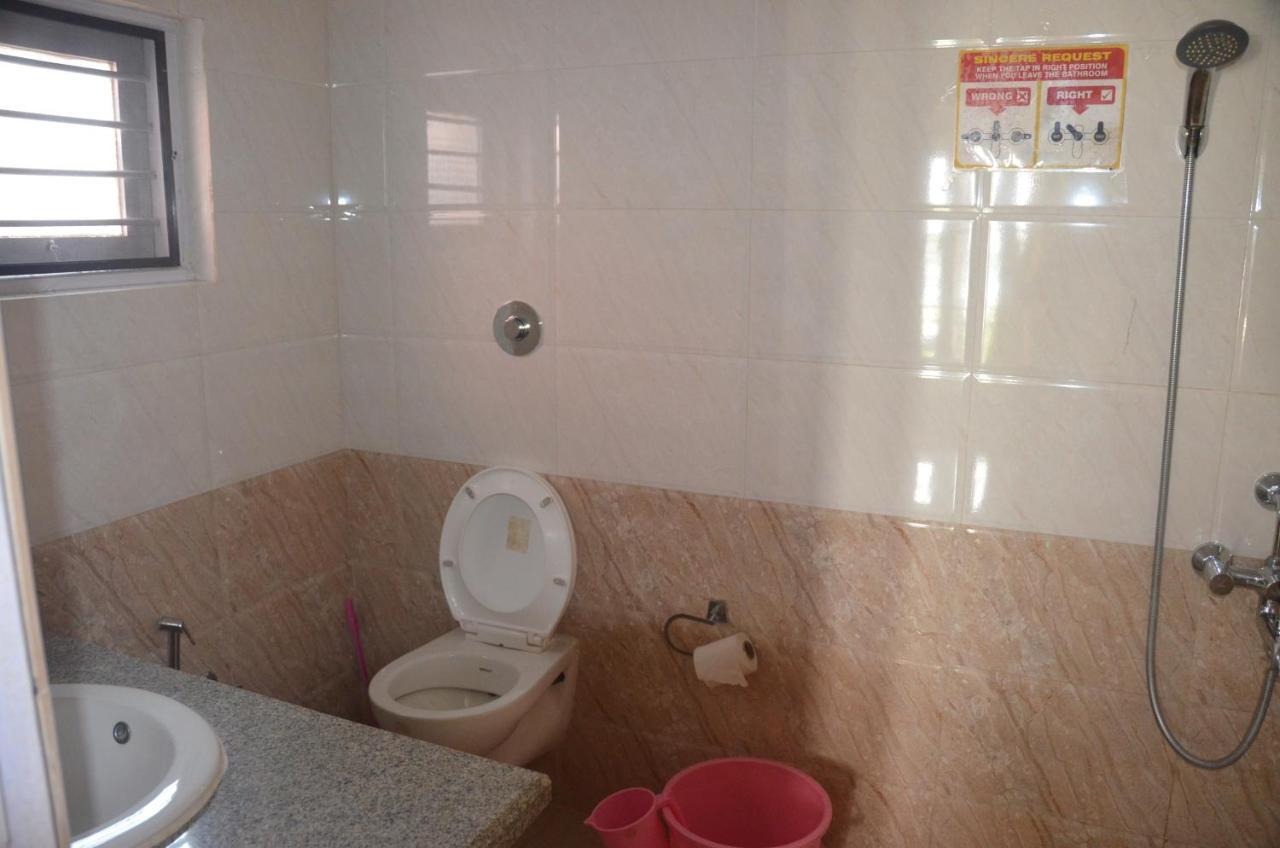 Arya Homestay Bougain Villa Гокарна Екстер'єр фото