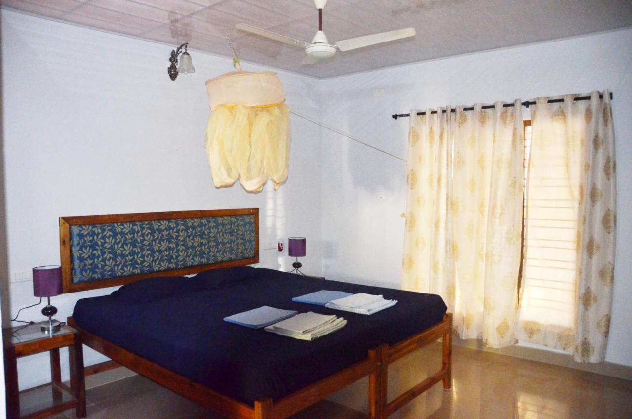 Arya Homestay Bougain Villa Гокарна Екстер'єр фото