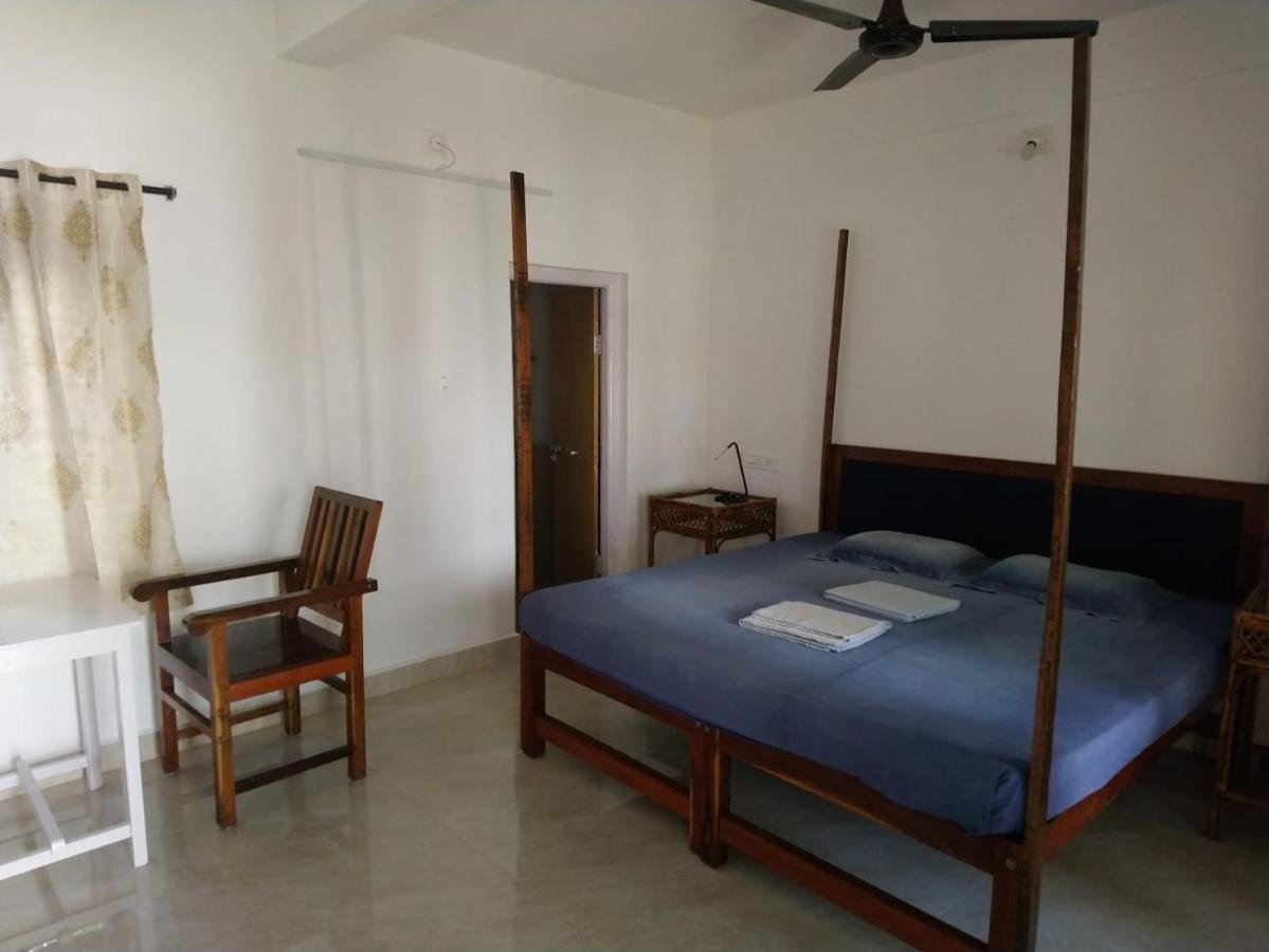 Arya Homestay Bougain Villa Гокарна Екстер'єр фото