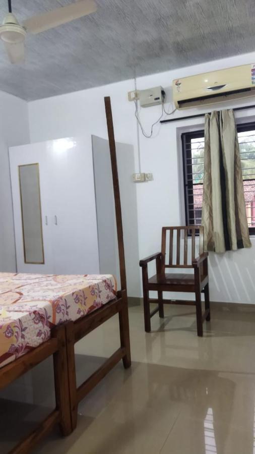 Arya Homestay Bougain Villa Гокарна Екстер'єр фото