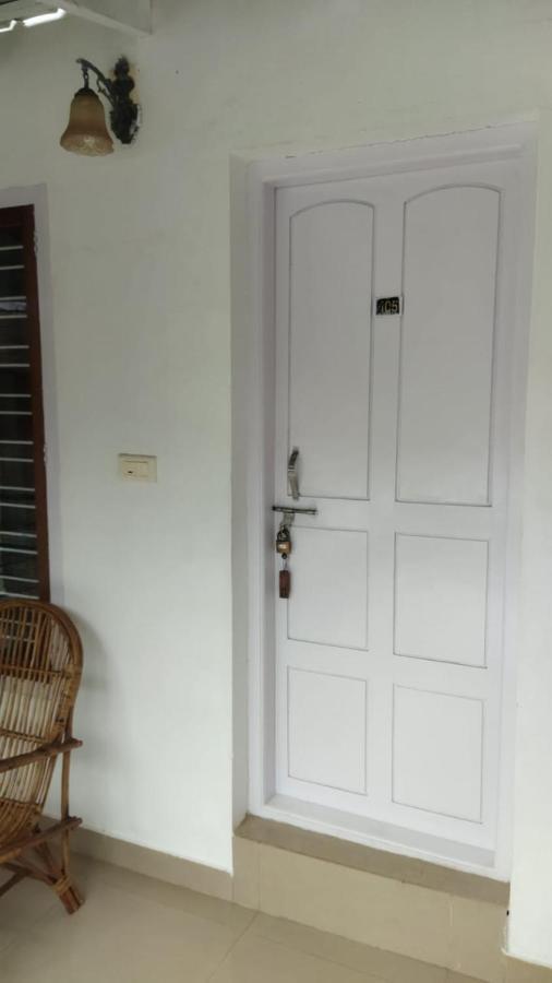 Arya Homestay Bougain Villa Гокарна Екстер'єр фото