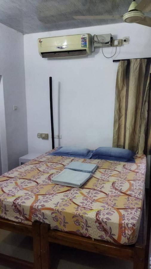 Arya Homestay Bougain Villa Гокарна Екстер'єр фото